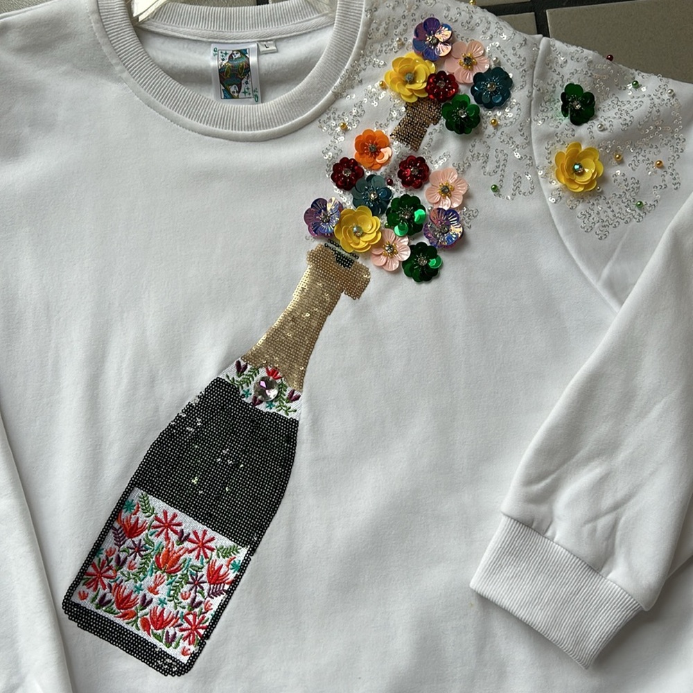 QUEEN OF SPARKLES Crew Neck Sweatshirt Size L